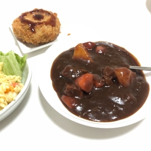 隠し味でさらに美味しく！ビーフシチュー